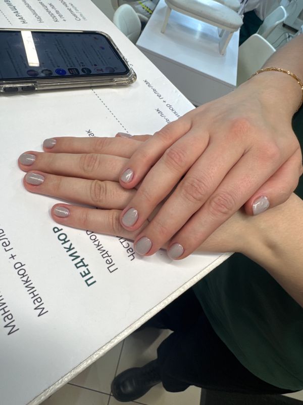 глянцевый, серый, лак с блестками, однотон, нюд, Маникюр, на каждый день