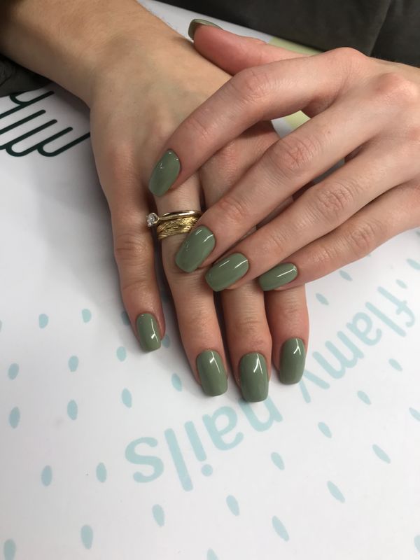 Маникюр, оливковый, глянцевый, однотон