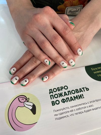 дизайн, глянцевый, френч, полоски, порезы, разные цвета, белый, зеленый, черный