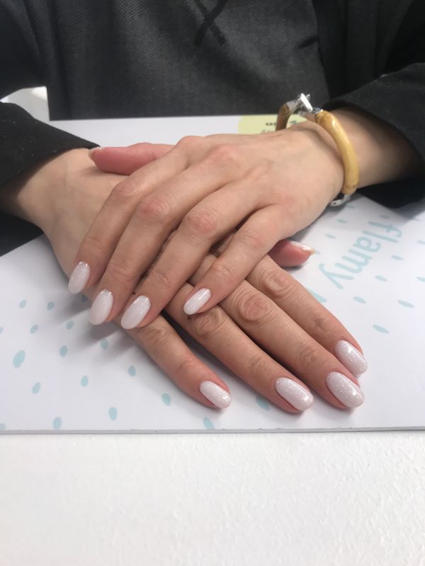 Маникюр, разная длинна/форма, молочная база, глянцевый, глиттер, нюд, однотон