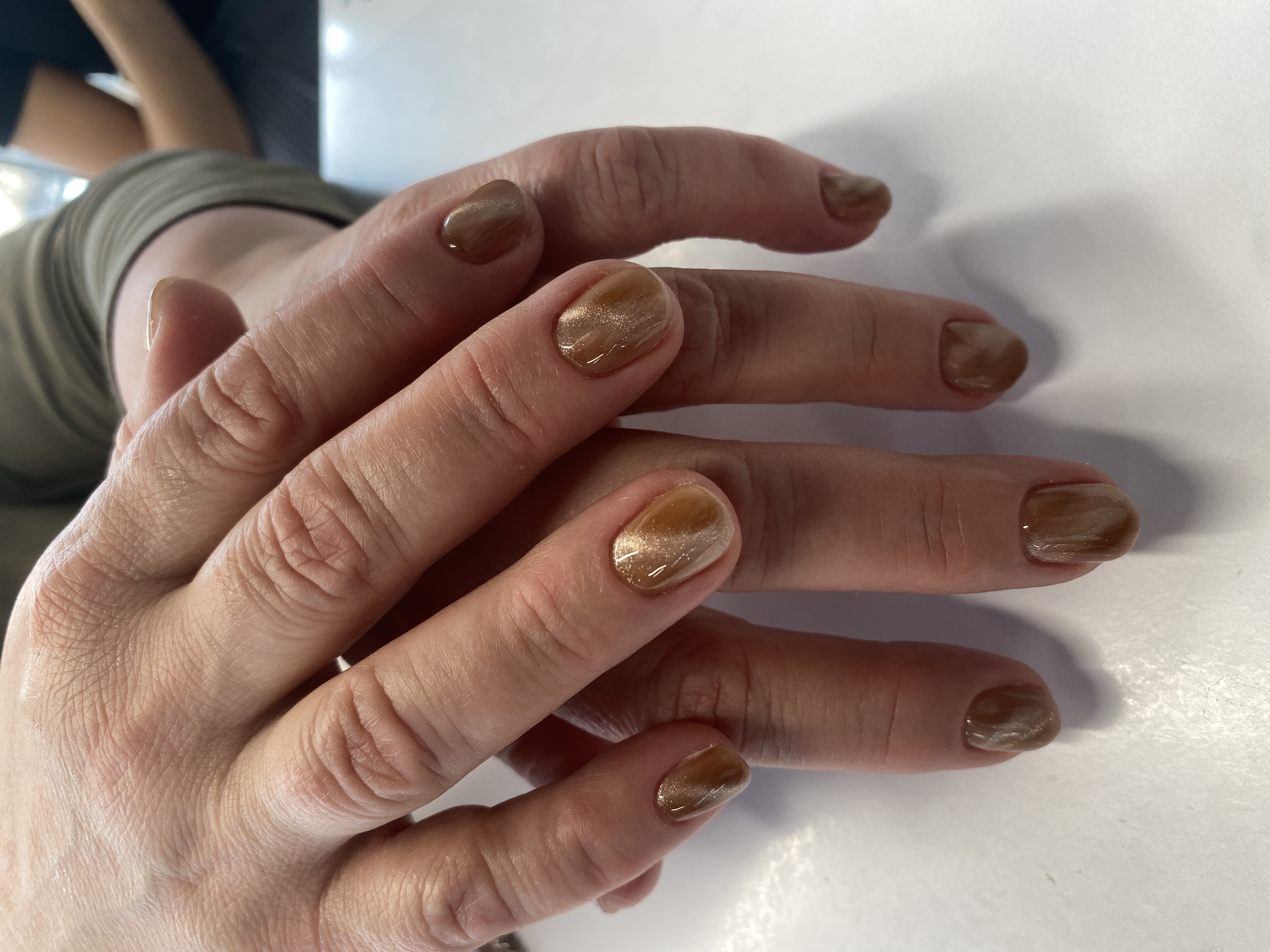 Маникюр, кошачий глаз, на каждый день, бежевый, однотон, разная длинна