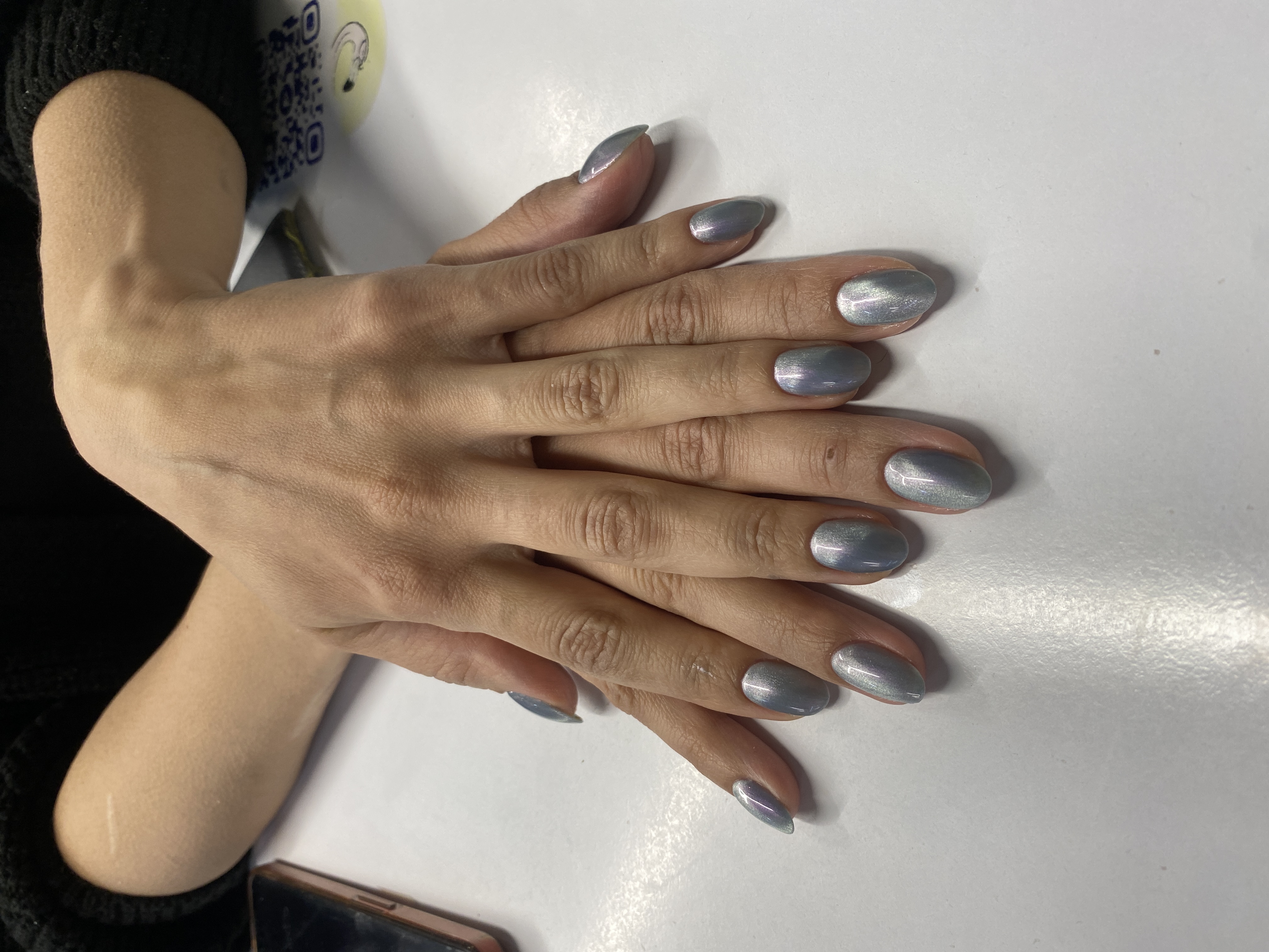 Маникюр, кошачий глаз, однотон, серебро, праздничный