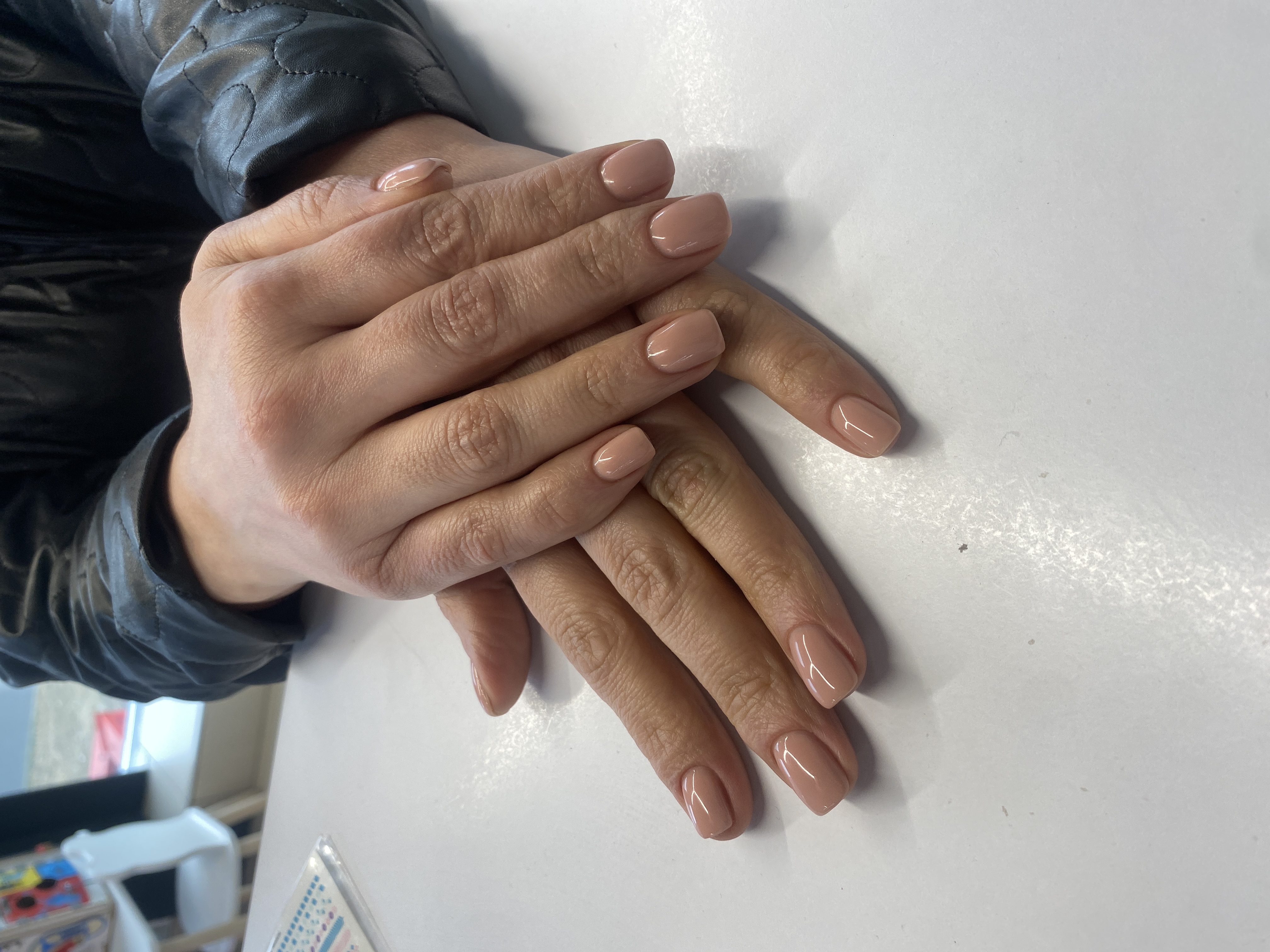 Маникюр, нюд, однотон, бежевый, на каждый день