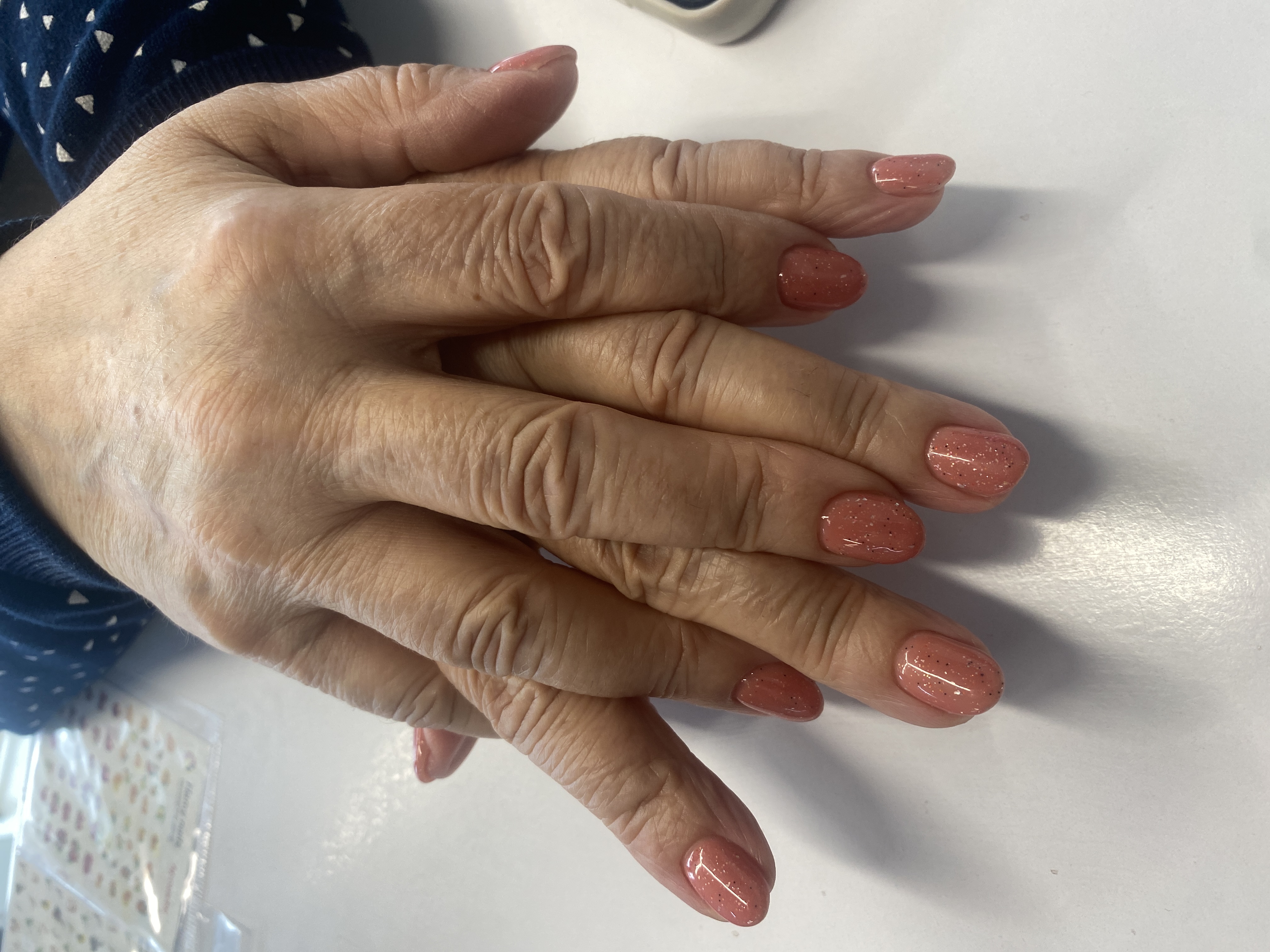 нежный, лак с блестками, однотон, Маникюр, кремовый, на каждый день