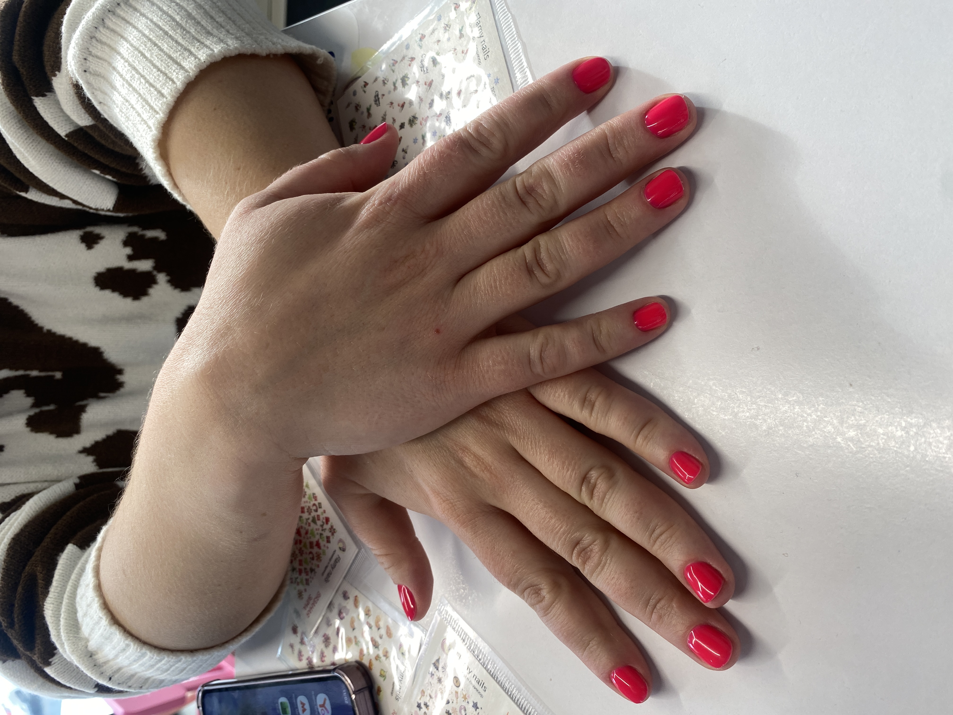 Маникюр, однотон, коралловый, на каждый день