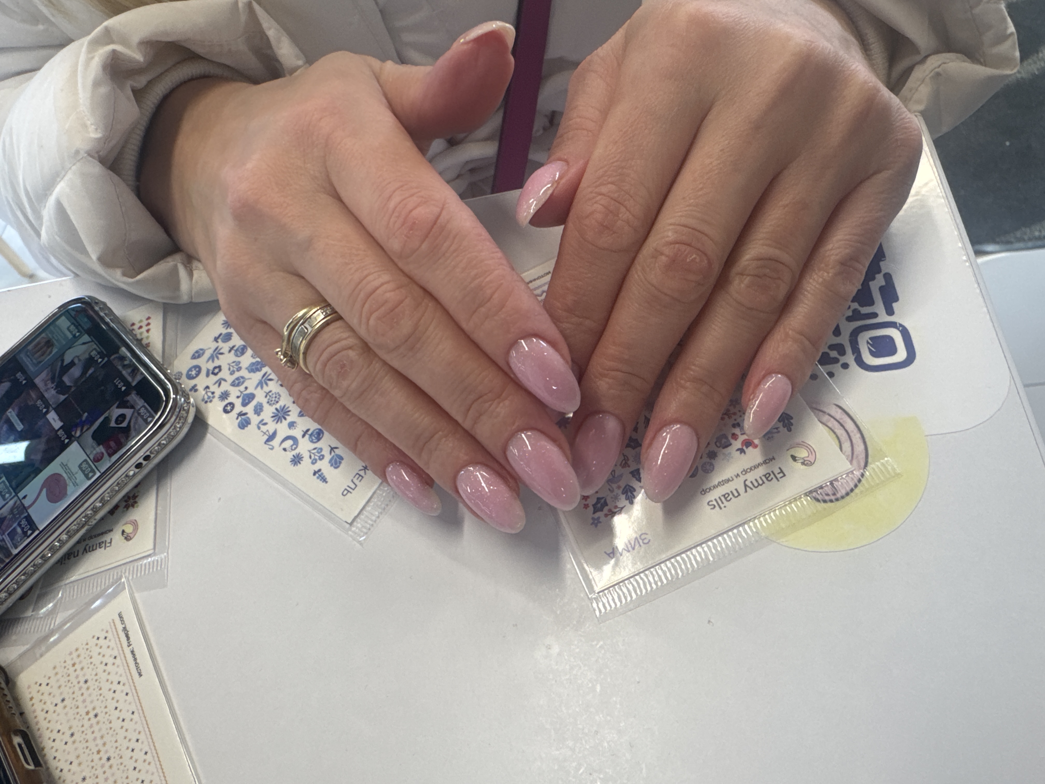 Маникюр, нежно розовый, лак с блестками, нежный, однотон, на каждый день, нюд