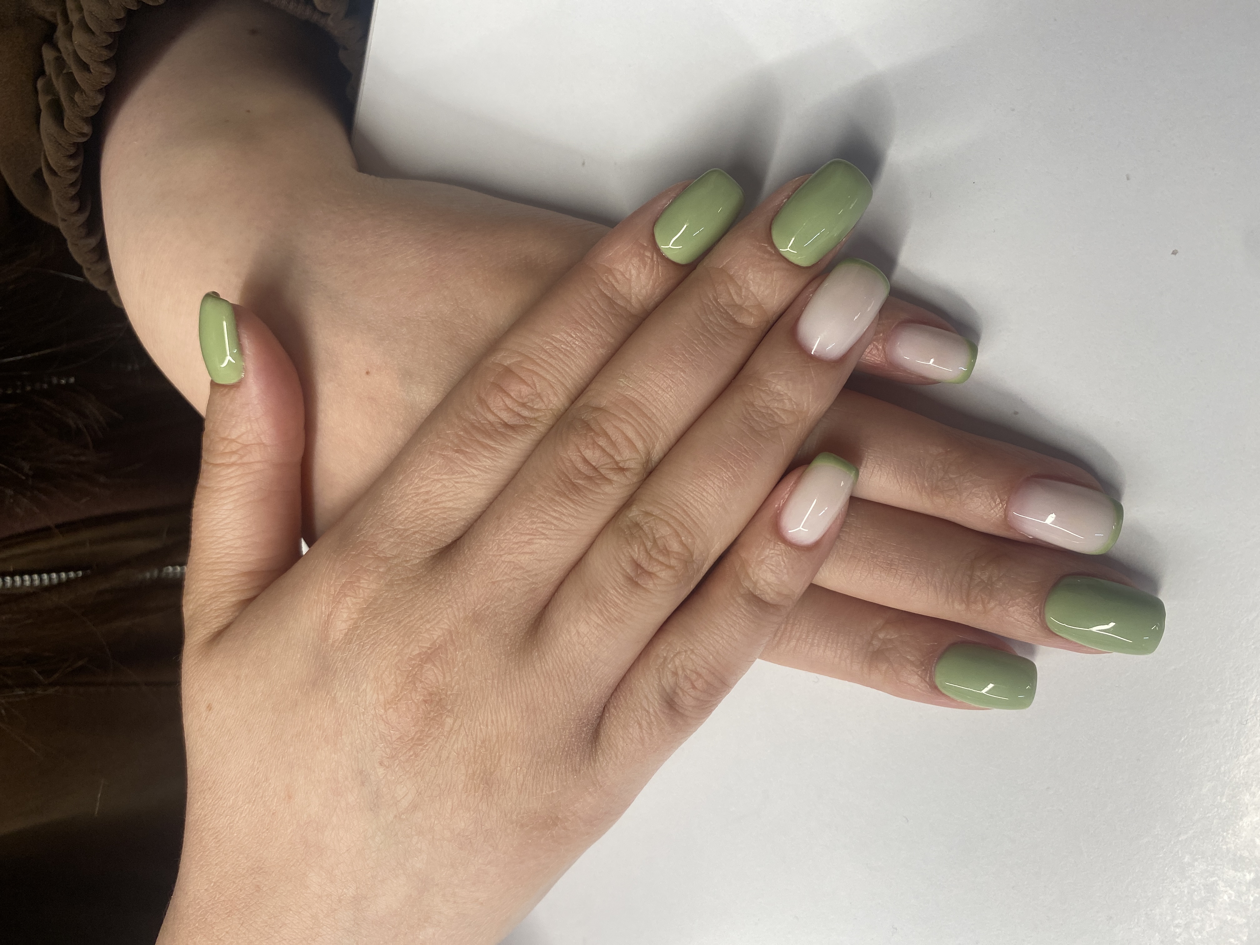 Маникюр, дизайн, минимализм, френч, салатовый, на каждый день