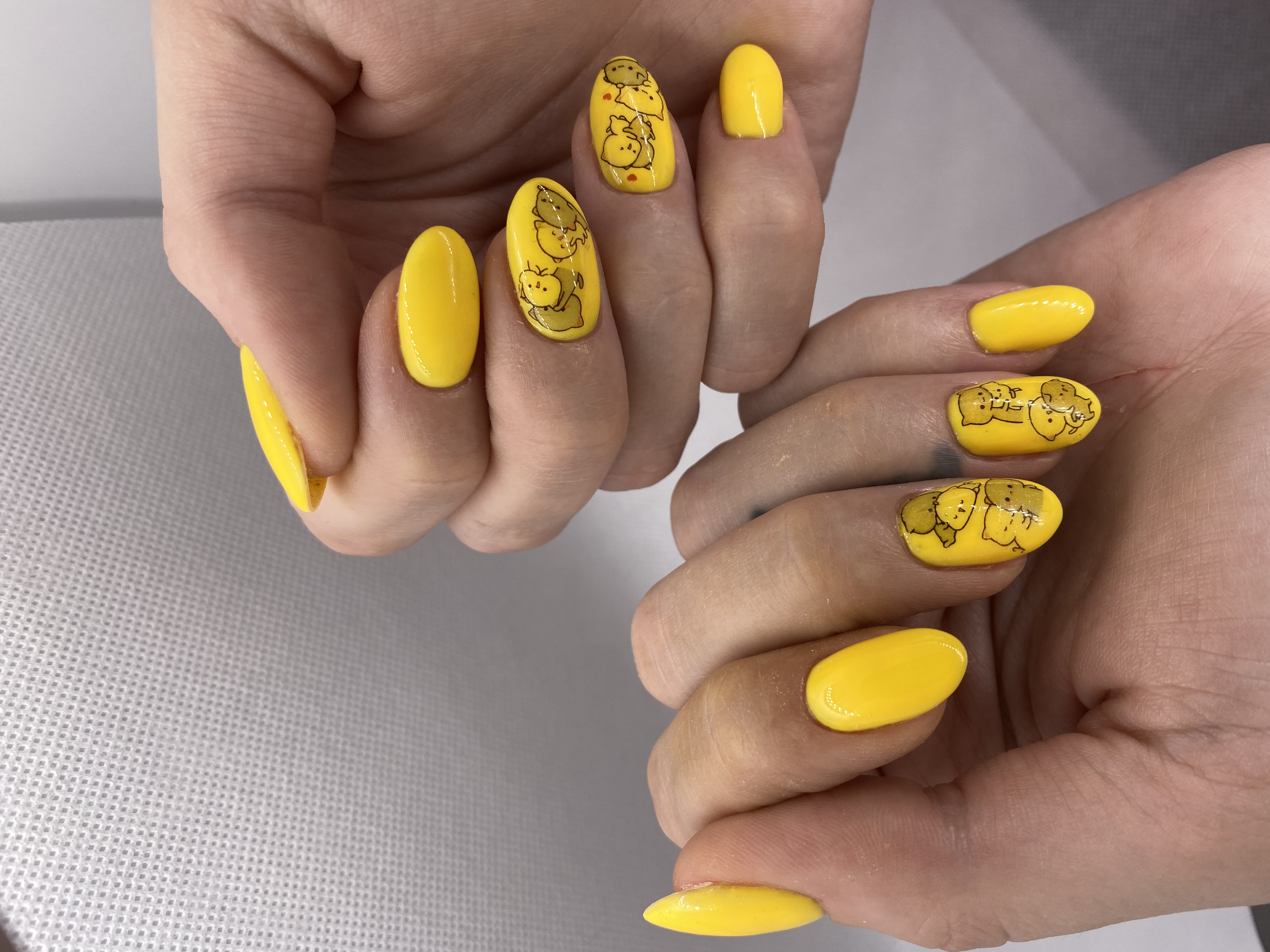 Маникюр, дизайн, наклейка, мишка, желтый