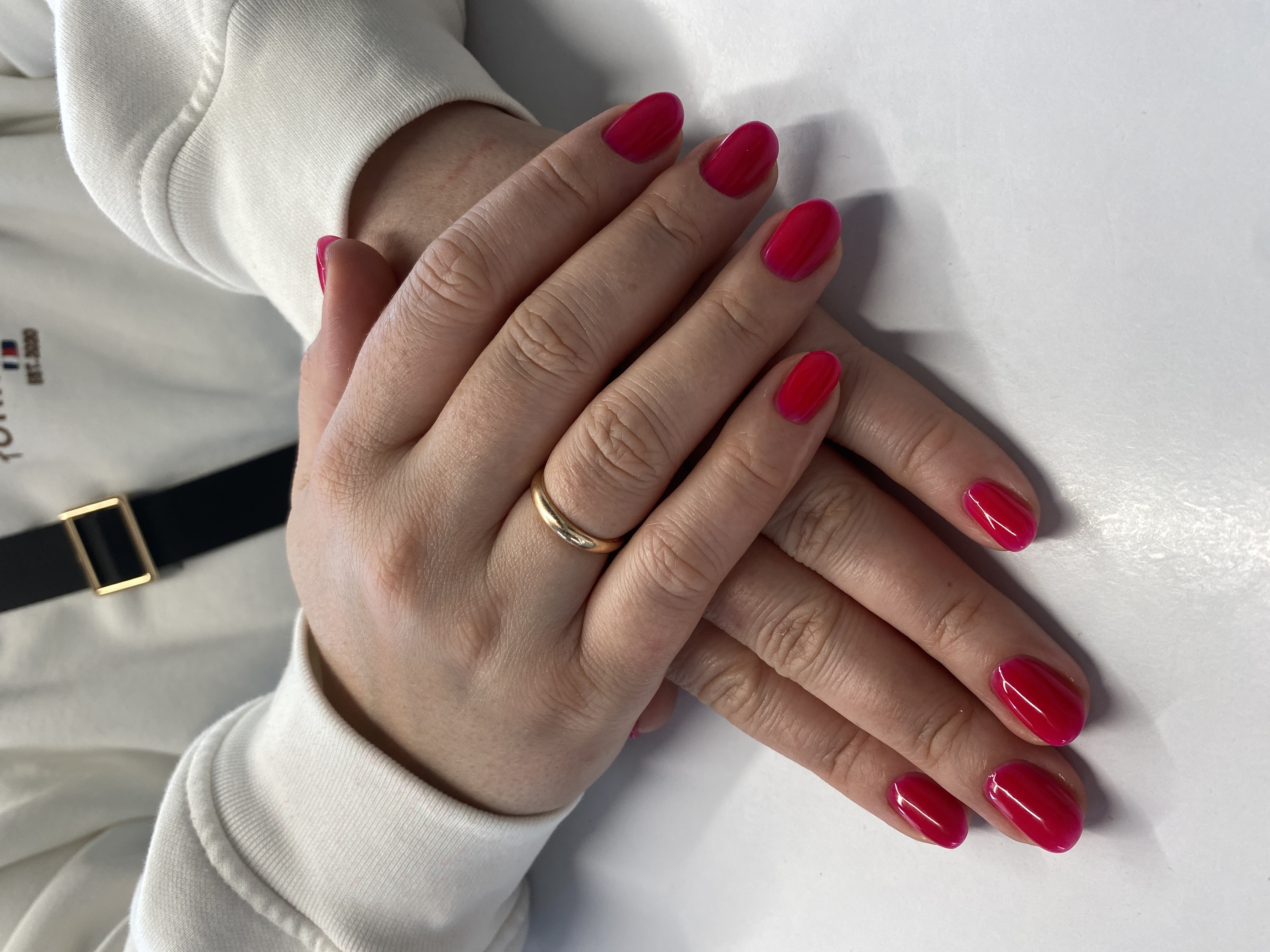 Маникюр, однотон, красный, на каждый день