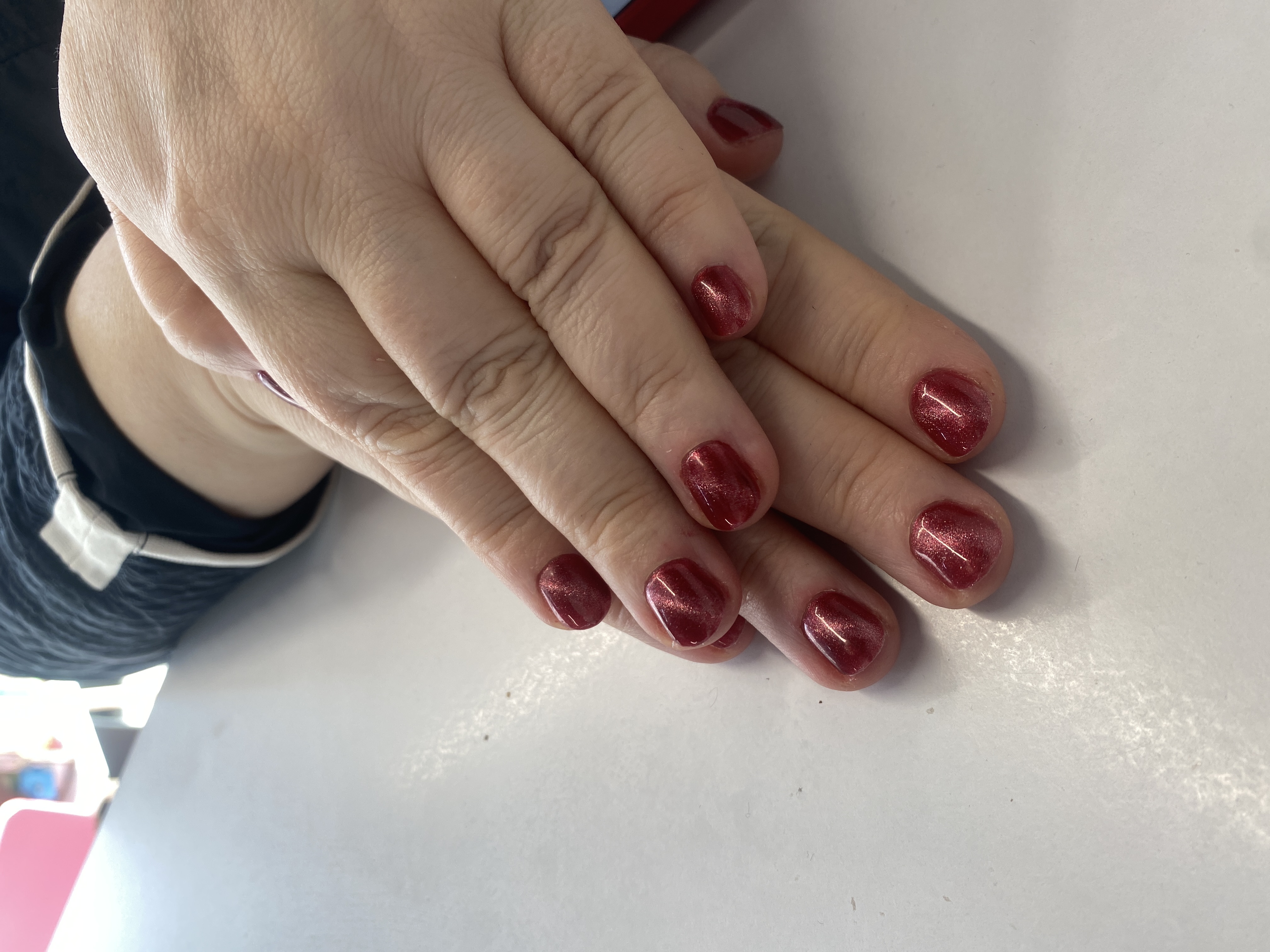 Маникюр, кошачий глаз, однотон, бордовый, на каждый день