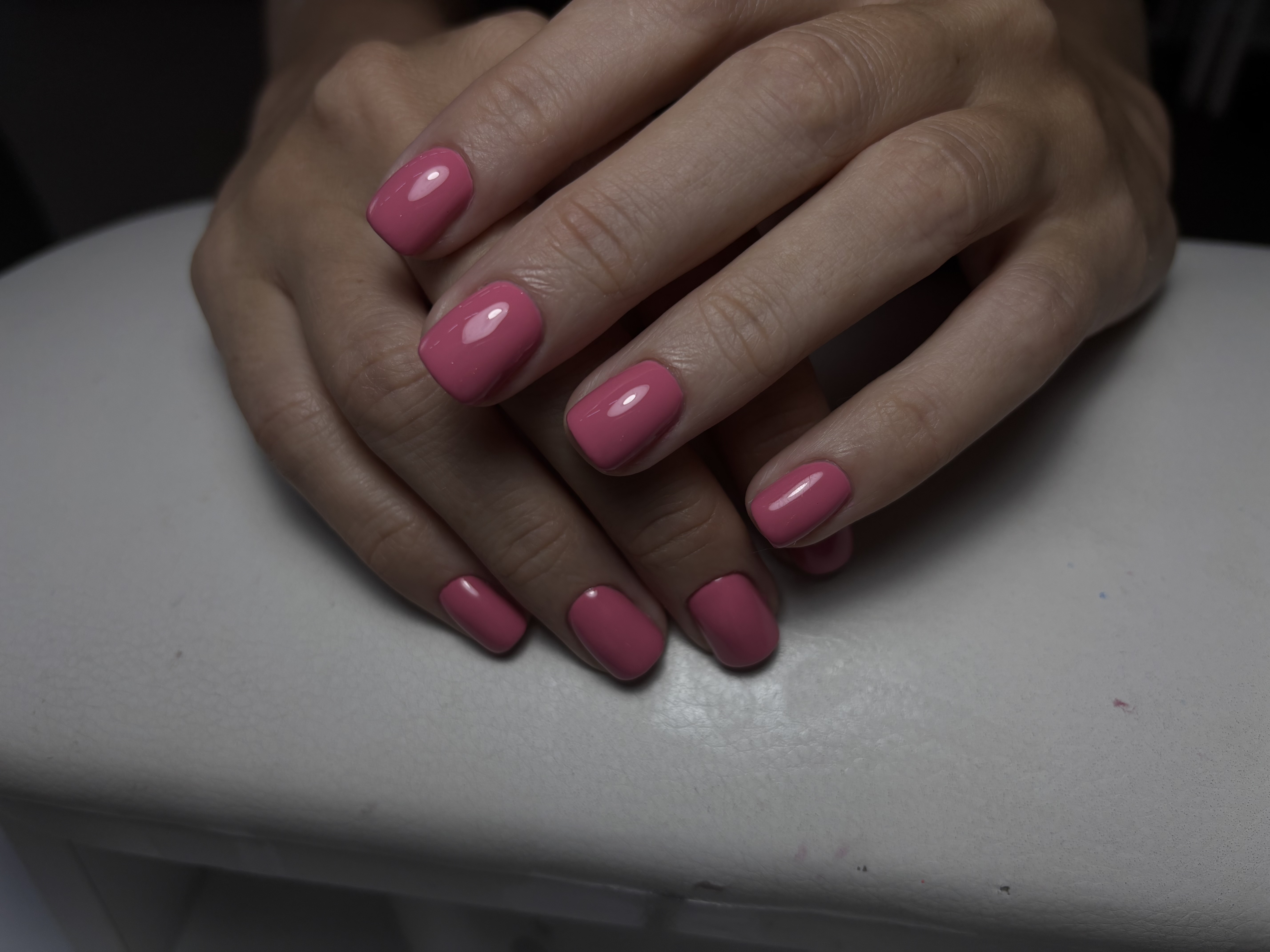 Маникюр, однотон, малиновый, на каждый день