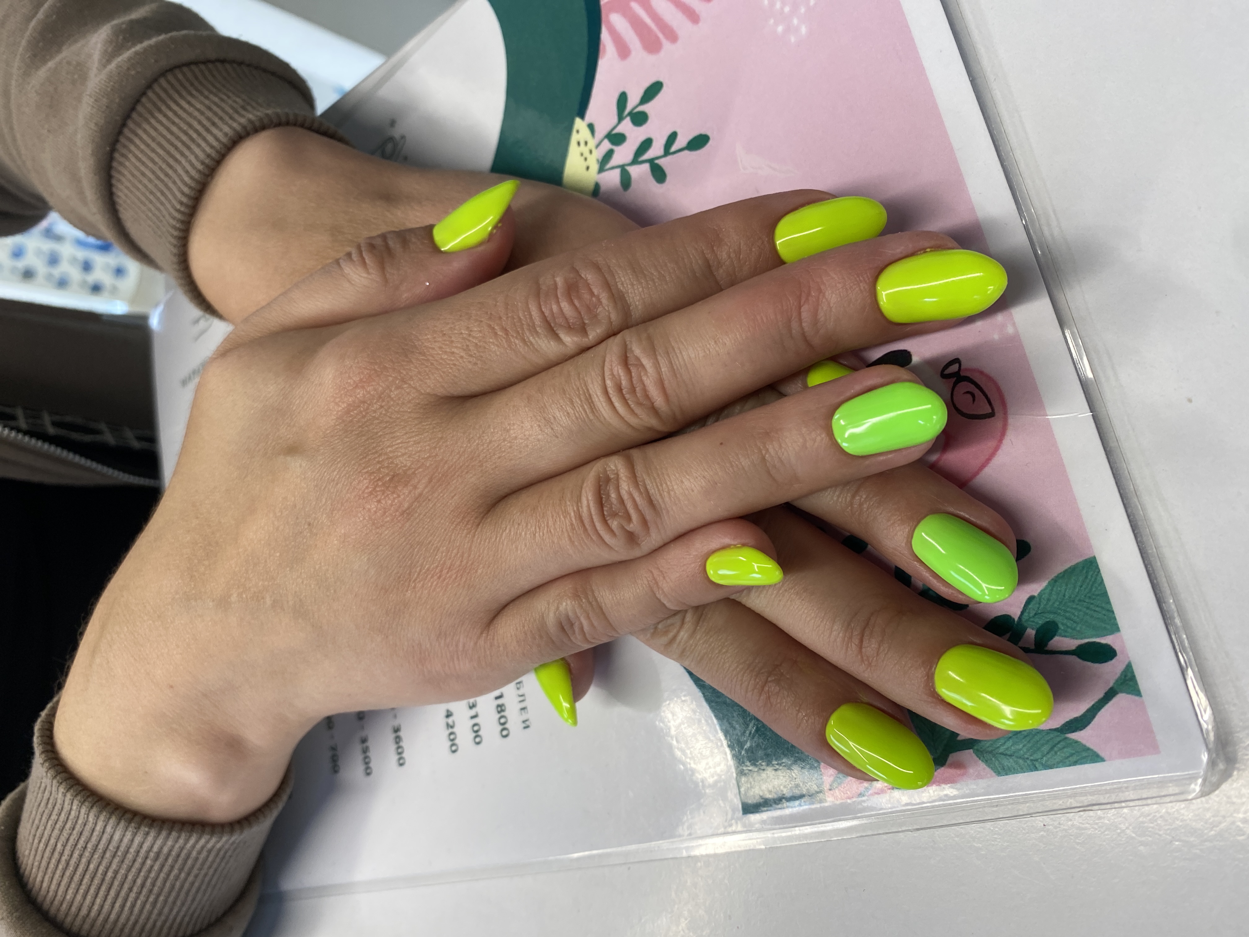 Маникюр, однотон, на каждый день, зеленый